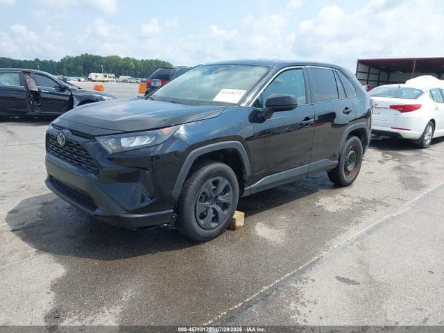 2022 TOYOTA RAV4 LE 2