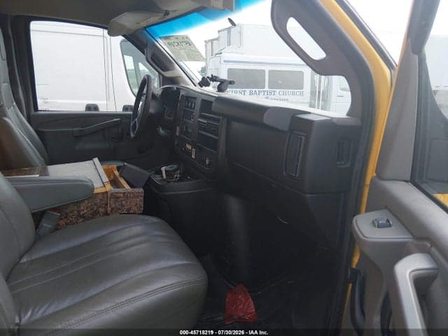 2017 GMC SAVANA CUTAWAY WORK VAN 5