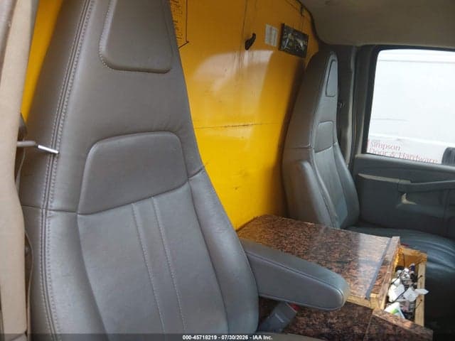 2017 GMC SAVANA CUTAWAY WORK VAN 8