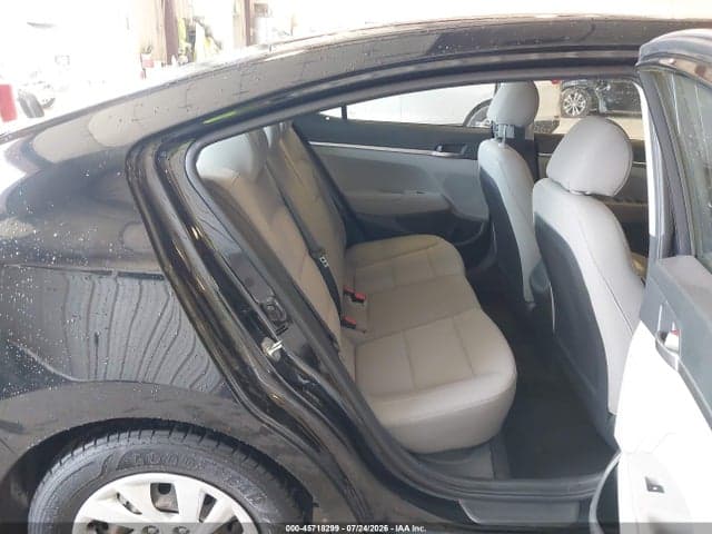 2019 HYUNDAI ELANTRA SE 8