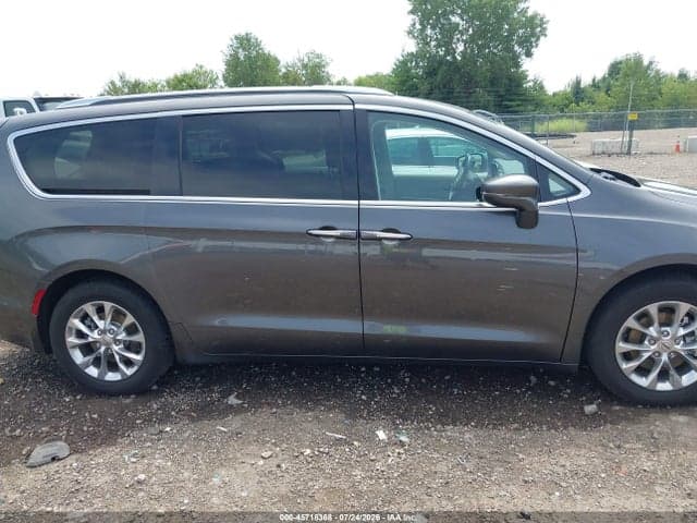 2021 CHRYSLER PACIFICA TOURING L 14