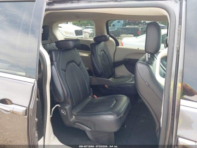 2021 CHRYSLER PACIFICA TOURING L 8