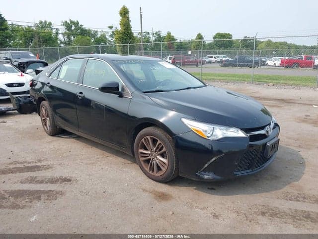 2017 TOYOTA CAMRY SE - 1