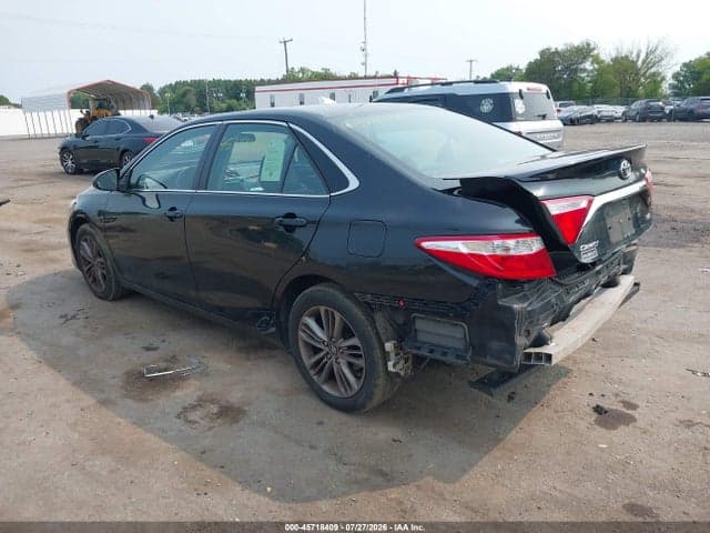 2017 TOYOTA CAMRY SE 3