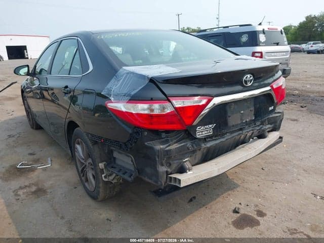 2017 TOYOTA CAMRY SE 6