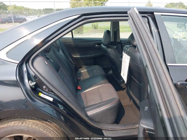 2017 TOYOTA CAMRY SE 8