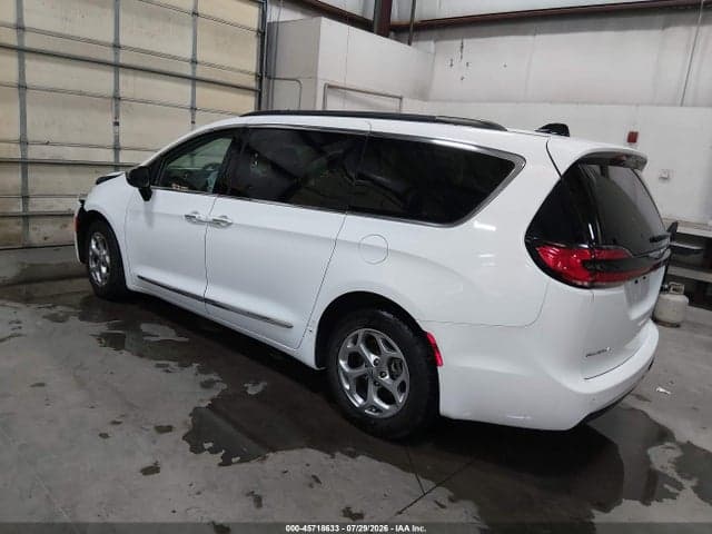 2023 CHRYSLER PACIFICA LIMITED 3