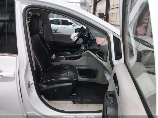 2023 CHRYSLER PACIFICA LIMITED 5