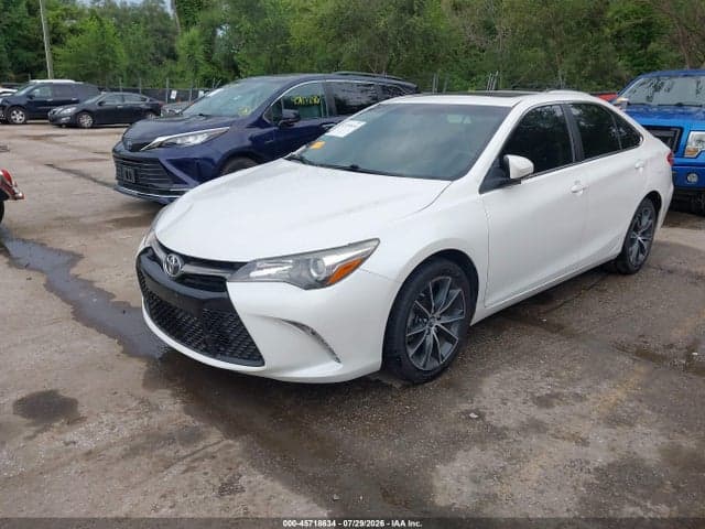 2017 TOYOTA CAMRY XSE 2