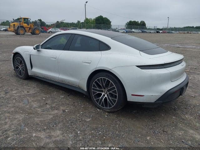 2021 PORSCHE TAYCAN 3