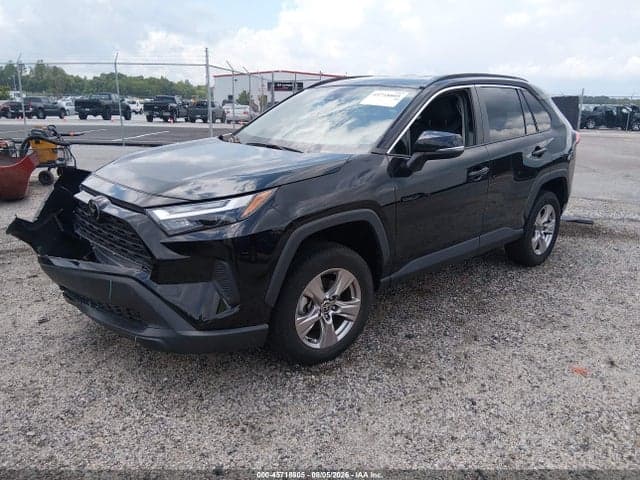 2023 TOYOTA RAV4 XLE 2