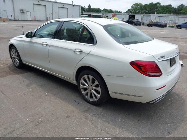 2017 MERCEDES-BENZ E 300 4MATIC 3