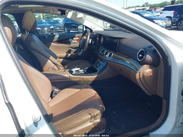 2017 MERCEDES-BENZ E 300 4MATIC 5