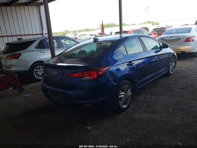 2020 HYUNDAI ELANTRA SEL 4