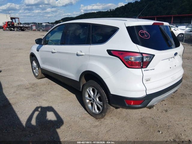 2017 FORD ESCAPE SE 3
