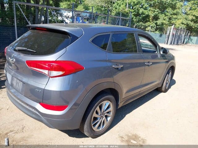 2018 HYUNDAI TUCSON SE 4