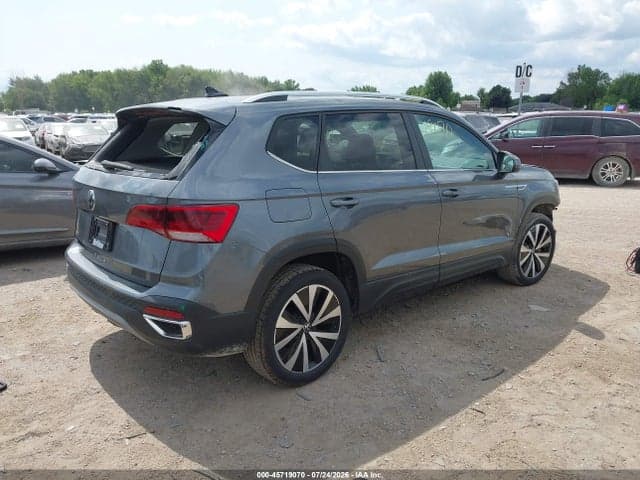 2022 VOLKSWAGEN TAOS 1.5T SE 4