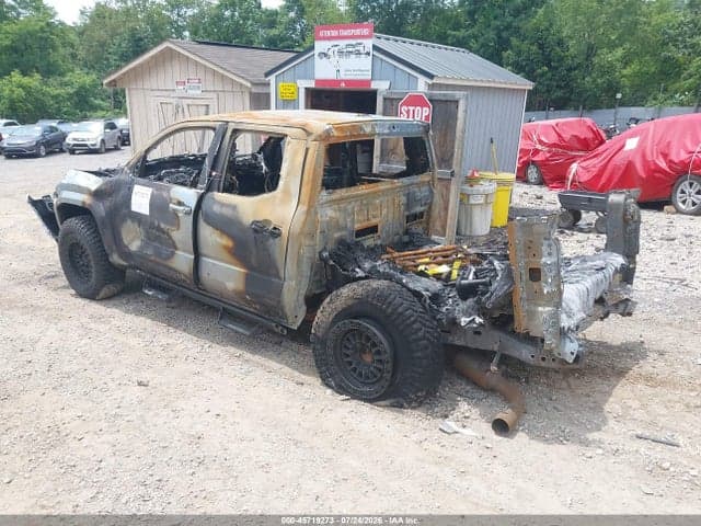 2025 TOYOTA TACOMA SR5 3