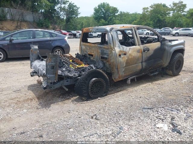 2025 TOYOTA TACOMA SR5 4