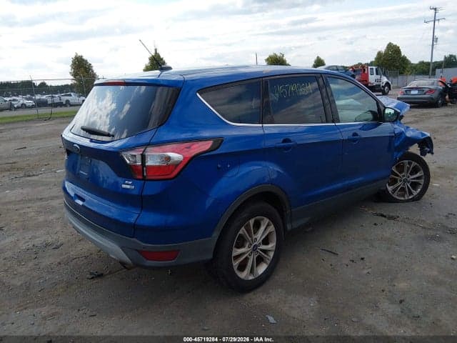2017 FORD ESCAPE SE 4