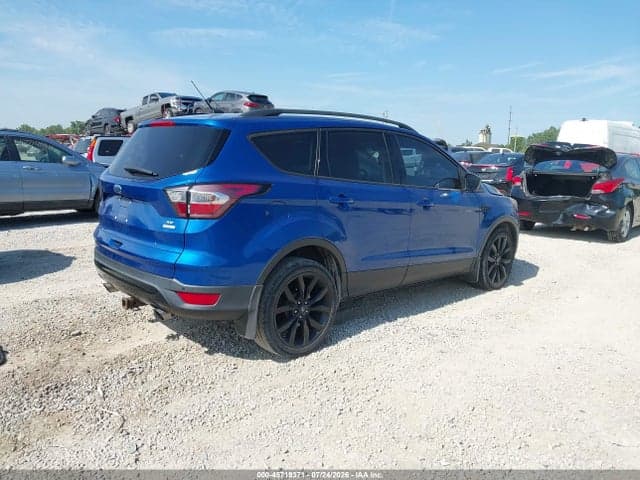 2017 FORD ESCAPE SE 4