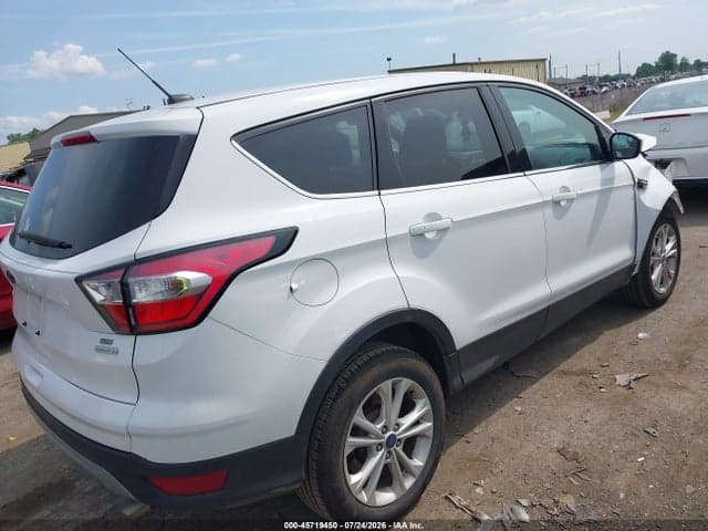 2017 FORD ESCAPE SE 4