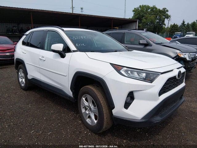 2021 TOYOTA RAV4 XLE 1