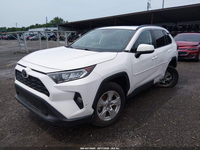 2021 TOYOTA RAV4 XLE 2