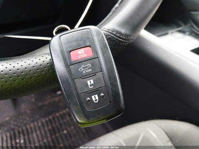 2021 TOYOTA RAV4 XLE 11