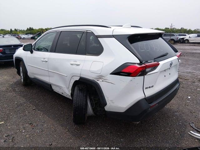 2021 TOYOTA RAV4 XLE 3
