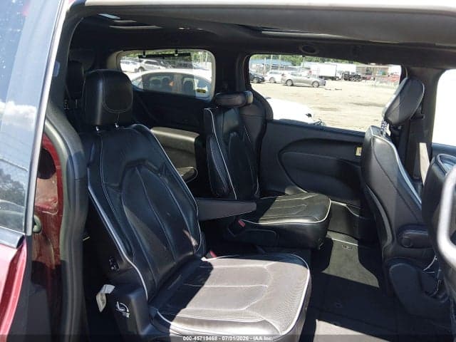 2021 CHRYSLER PACIFICA LIMITED AWD 8