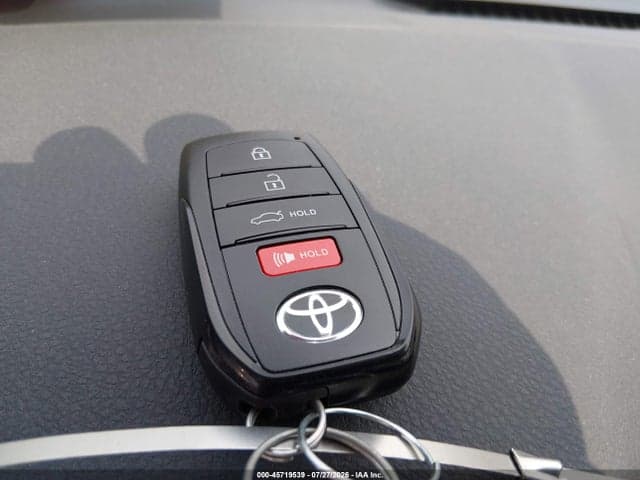 2026 TOYOTA CAMRY SE 11