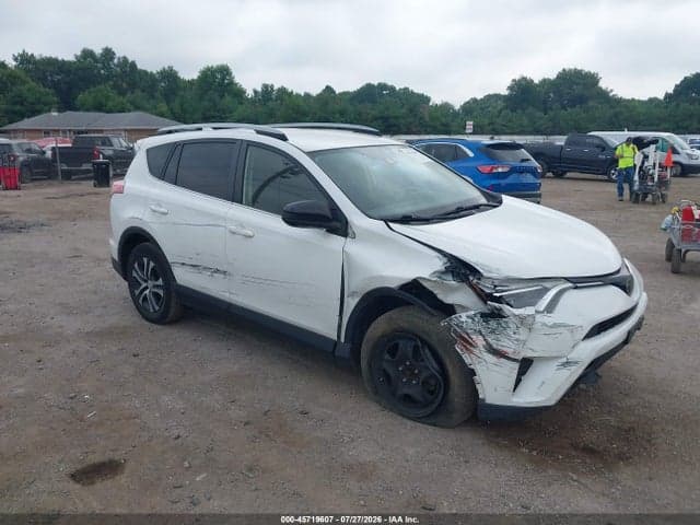 2018 TOYOTA RAV4 LE 1
