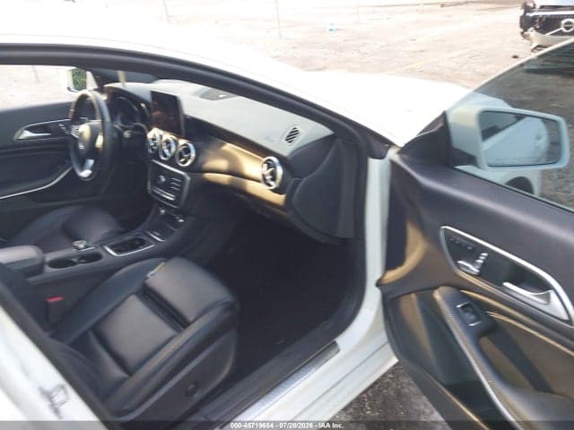 2019 MERCEDES-BENZ CLA 250 5
