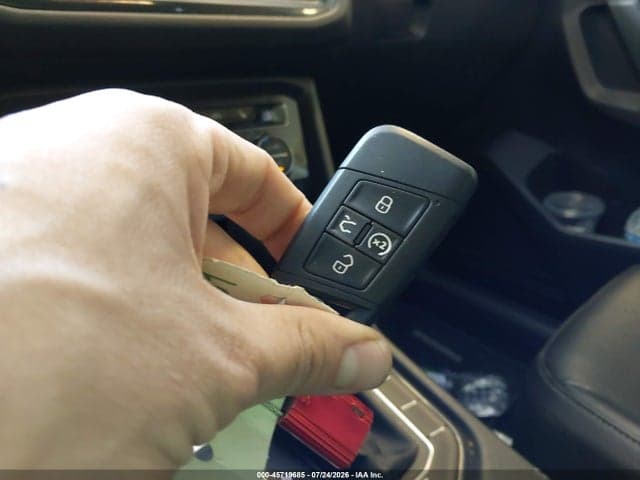 2018 VOLKSWAGEN TIGUAN 2.0T SE/2.0T SEL 11