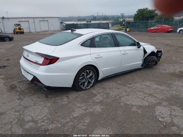 2022 HYUNDAI SONATA SEL 4
