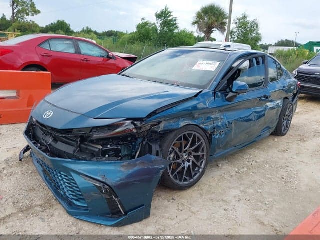 2025 TOYOTA CAMRY XSE 2