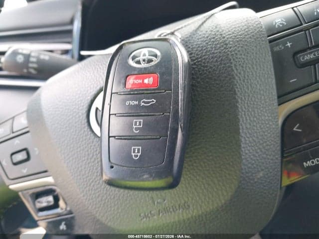 2025 TOYOTA CAMRY XSE 11