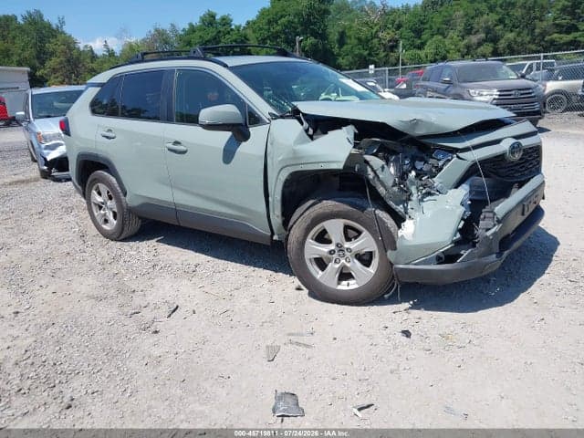 2021 TOYOTA RAV4 XLE 1