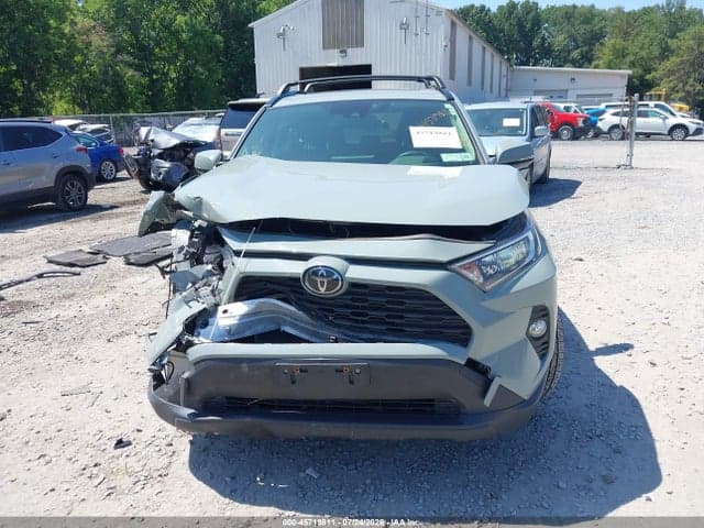 2021 TOYOTA RAV4 XLE 12