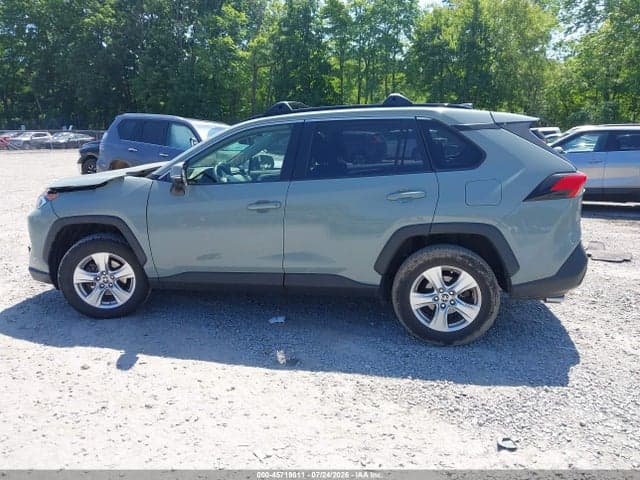 2021 TOYOTA RAV4 XLE 14