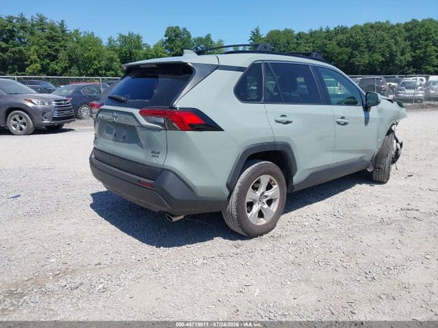 2021 TOYOTA RAV4 XLE 4