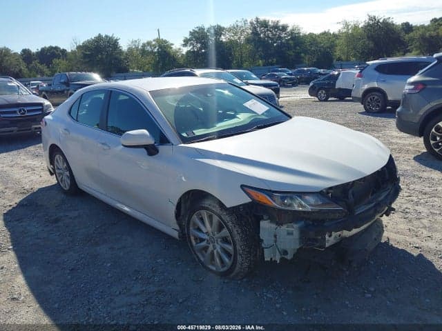 2018 TOYOTA CAMRY LE - 1