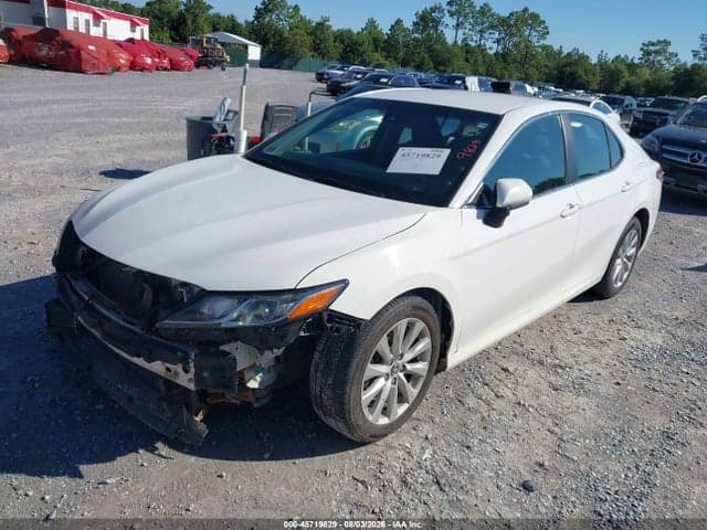 2018 TOYOTA CAMRY LE 2