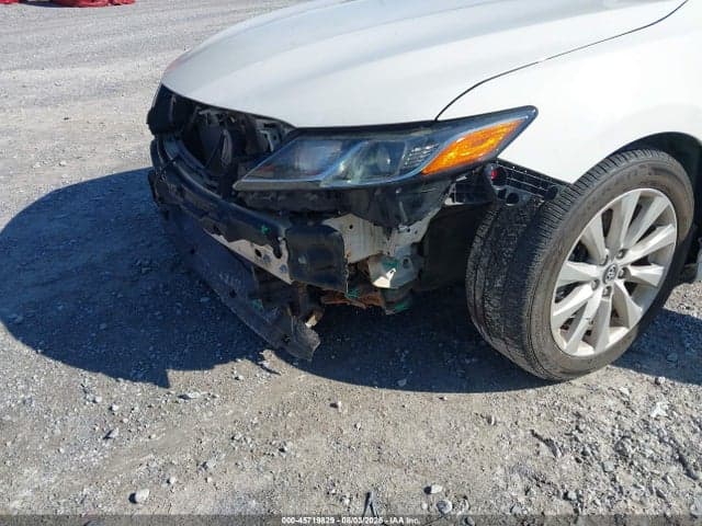 2018 TOYOTA CAMRY LE 18