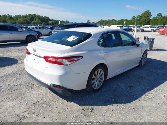 2018 TOYOTA CAMRY LE 4