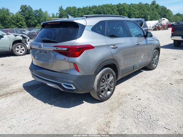 2021 KIA SELTOS S 4