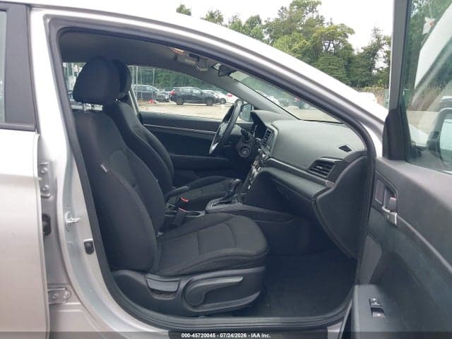 2019 HYUNDAI ELANTRA SE 5