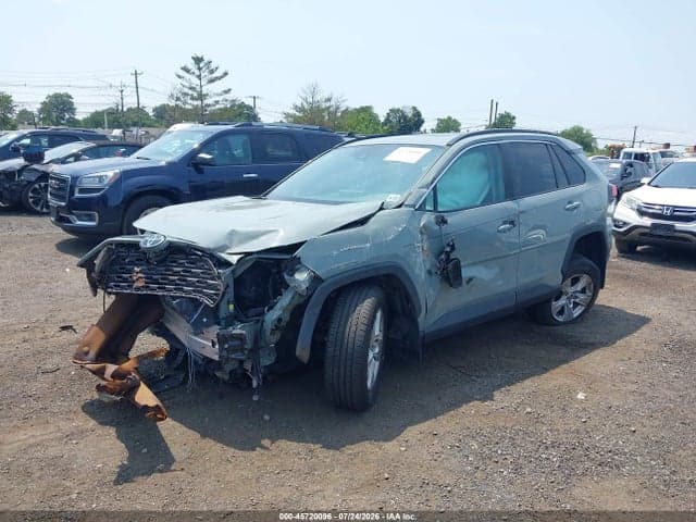 2021 TOYOTA RAV4 XLE 2