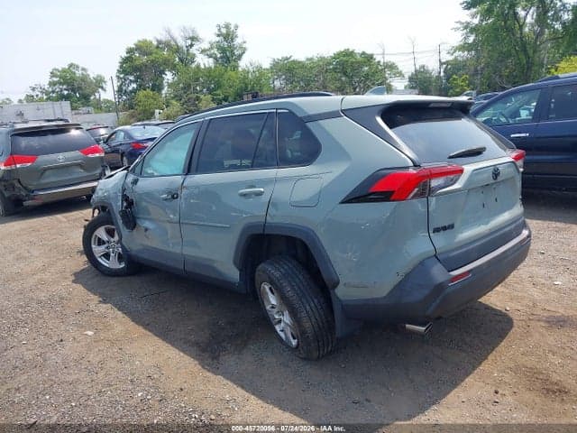 2021 TOYOTA RAV4 XLE 3